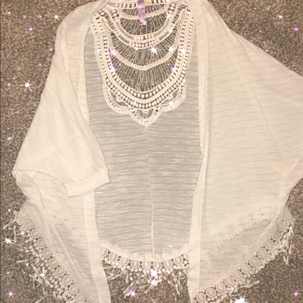 ✨gorgeous white lace cardigan✨